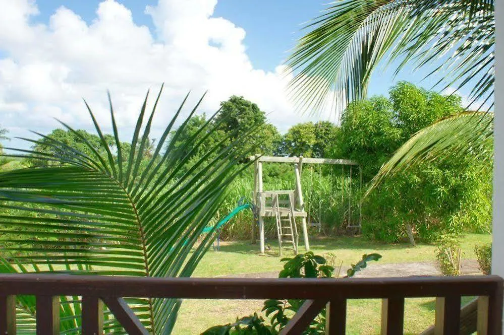 Au Jardin Debeausejour Hotel Capesterre 3*,